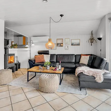 Ferienhaus Gorgeous In With Sauna *